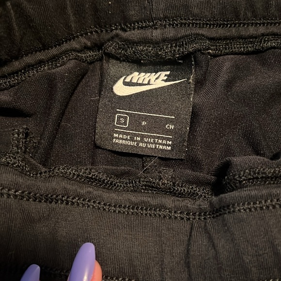 Nike shorts - Picture 2 of 2